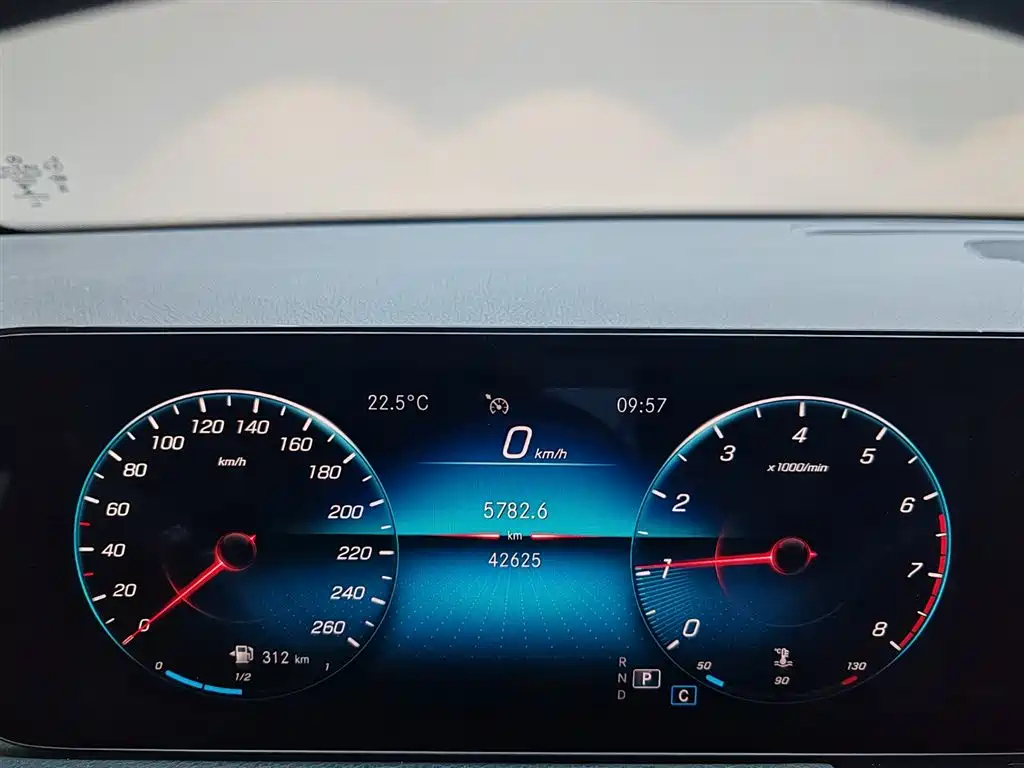 MERCEDES BENZ GLB 2021