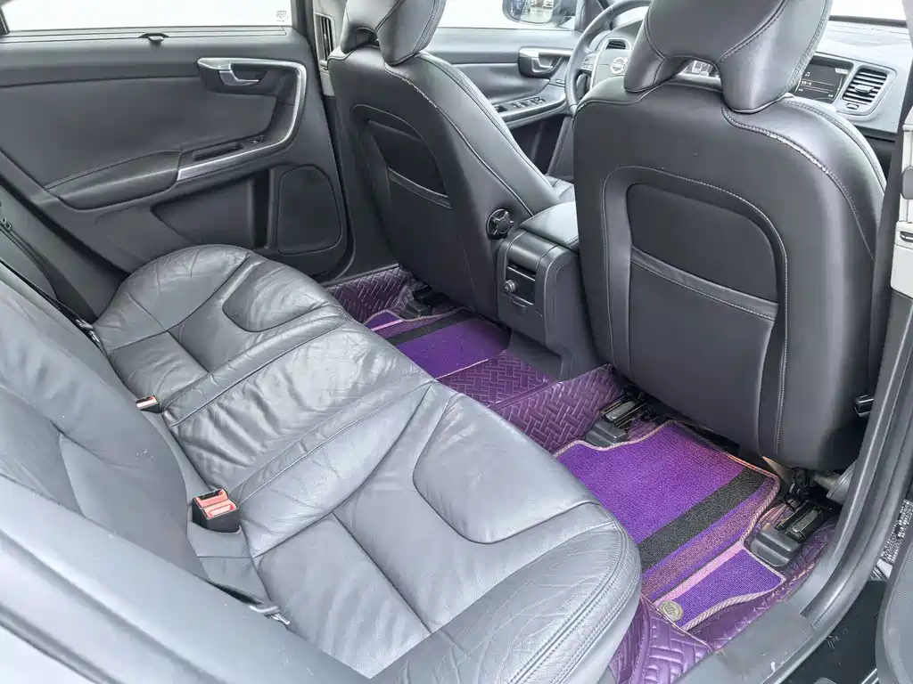 VOLVO S60 2015