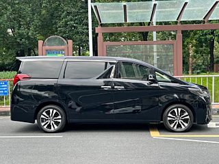 TOYOTA ALPHARD 2018