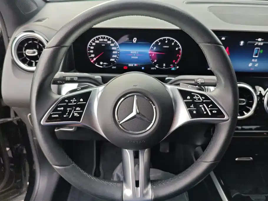 MERCEDES BENZ GLB 2024