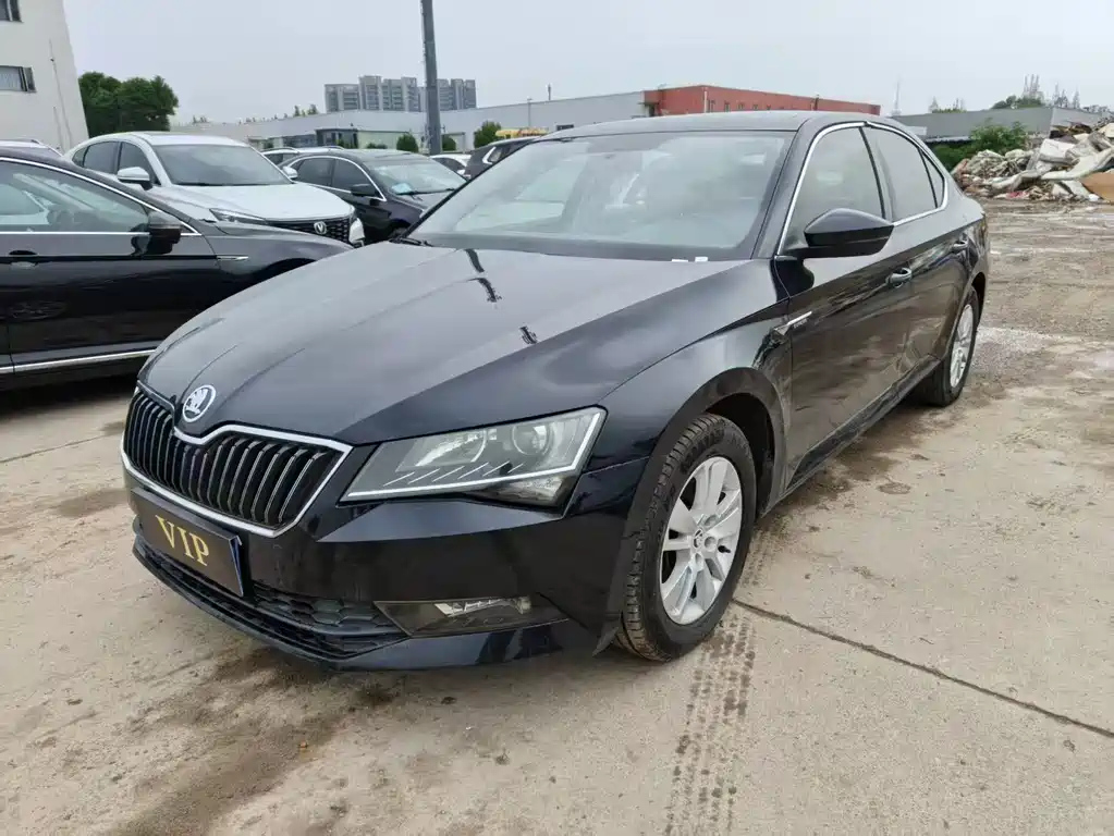 SKODA SUPERB 2019