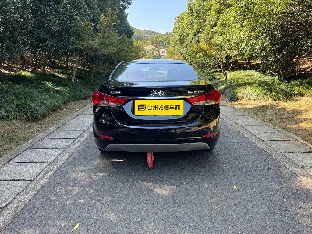 HYUNDAI ELANTRA 2015