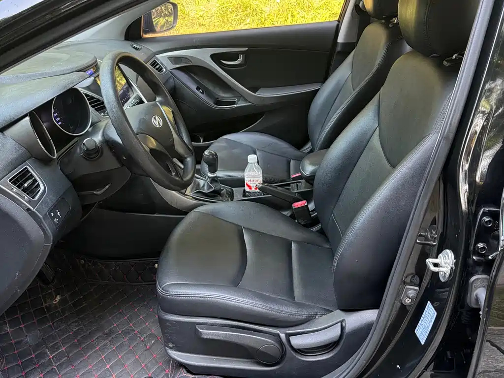 HYUNDAI ELANTRA 2015