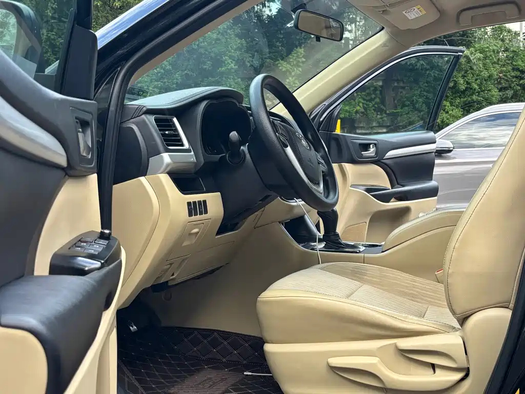TOYOTA HIGHLANDER 2021