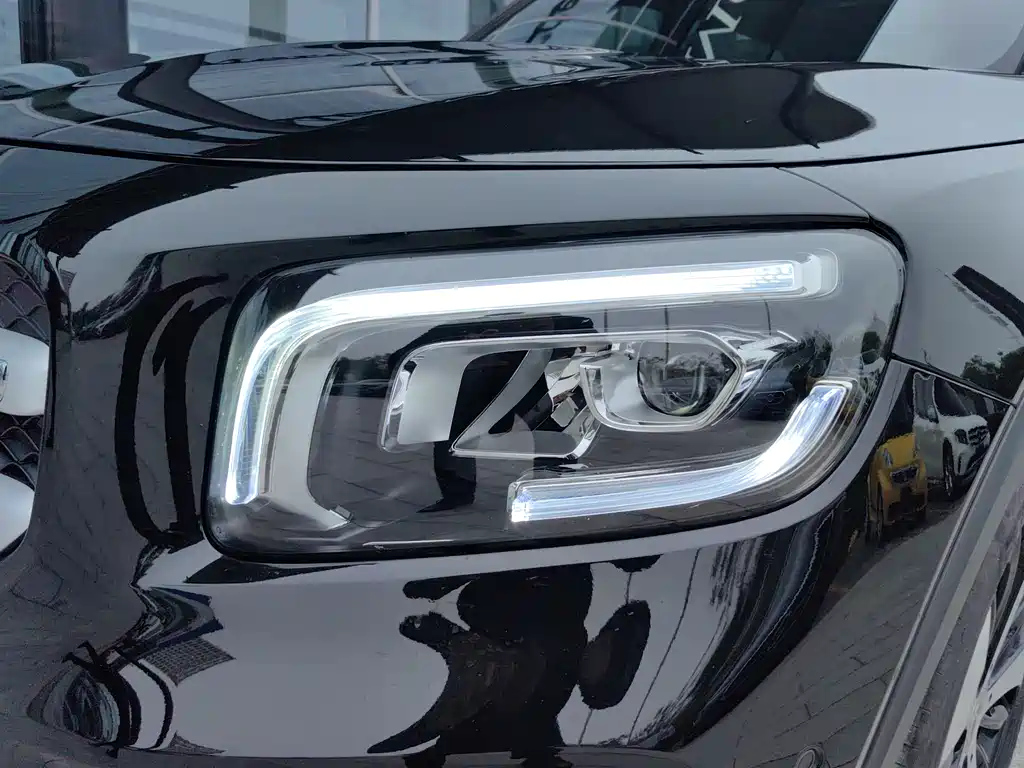 MERCEDES BENZ GLB 2022