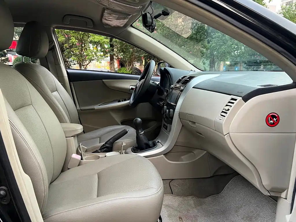 TOYOTA COROLLA 2012