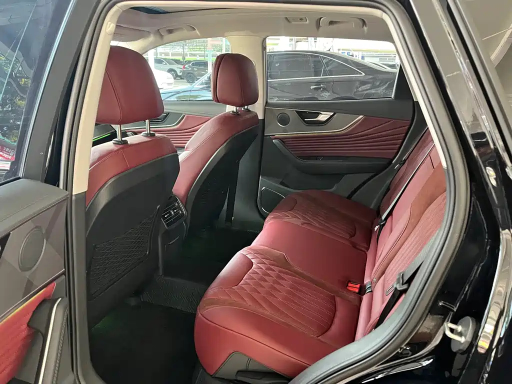 HONGQI HS5 2023