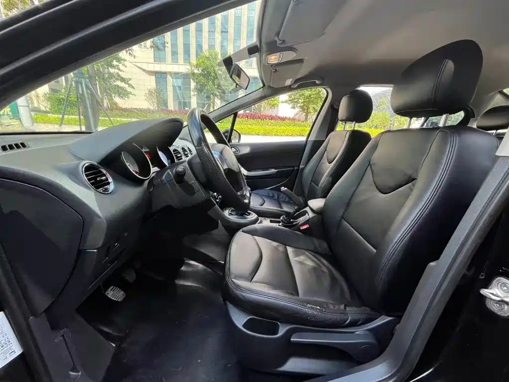 PEUGEOT 408 2013