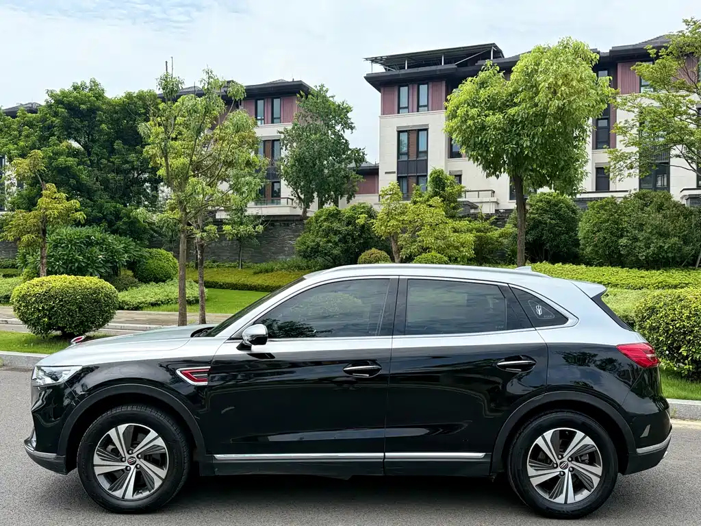 HONGQI HS5 2021