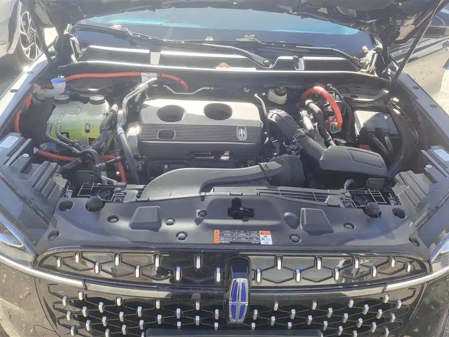 LINCOLN ADVENTURER 2025