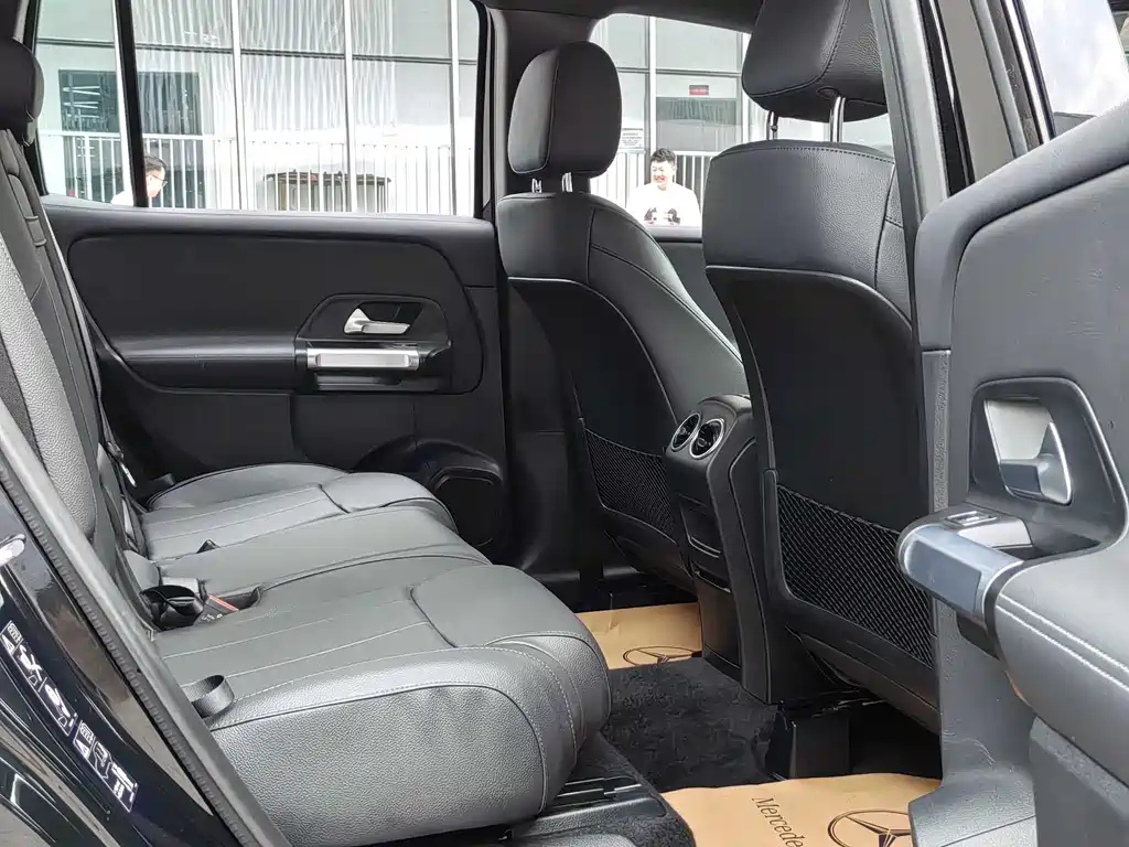 MERCEDES BENZ GLB 2023