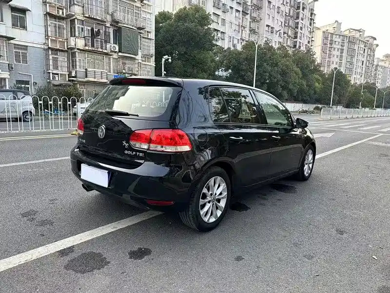 VOLKSWAGEN GOLF 2011