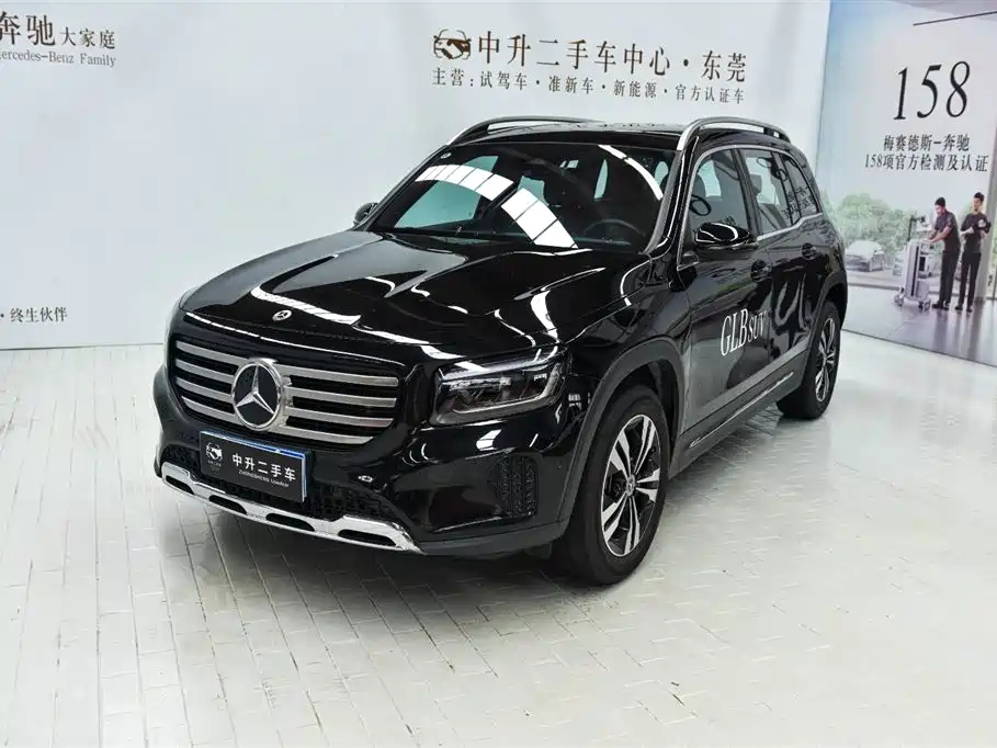 MERCEDES BENZ GLB 2024
