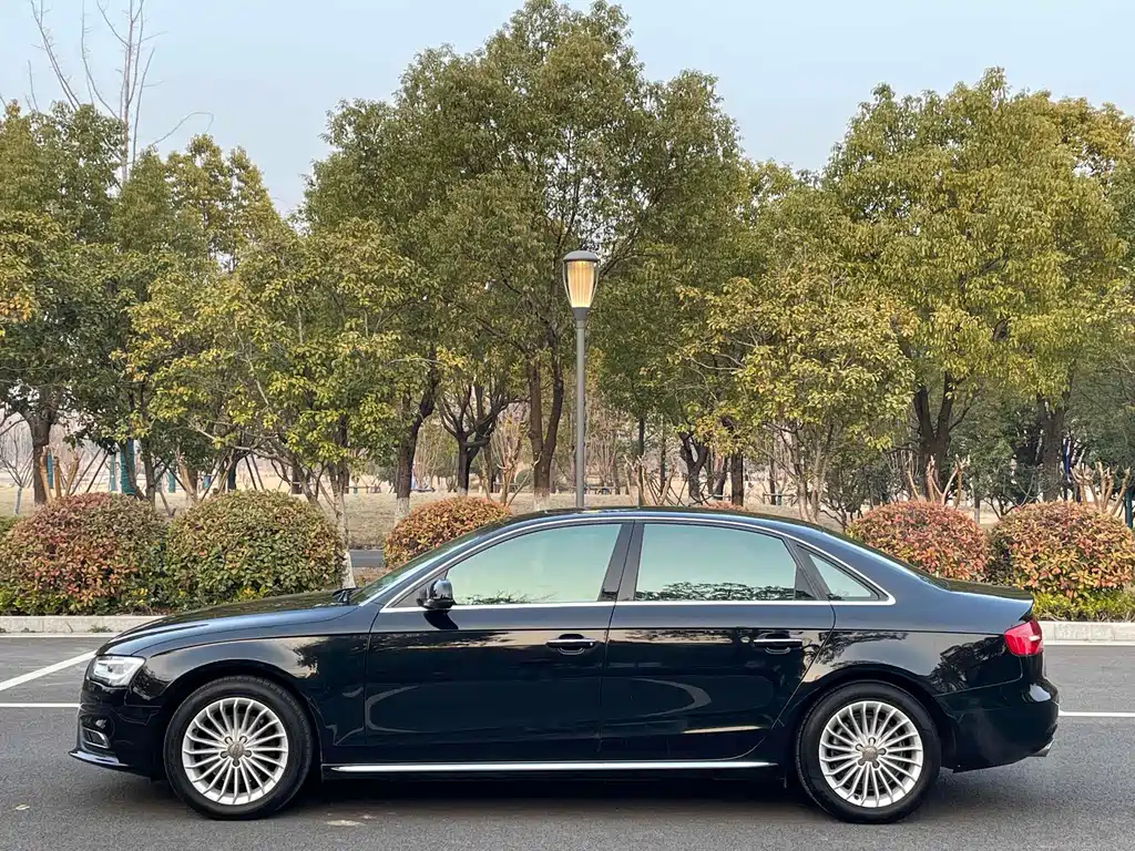 AUDI A4L 2015