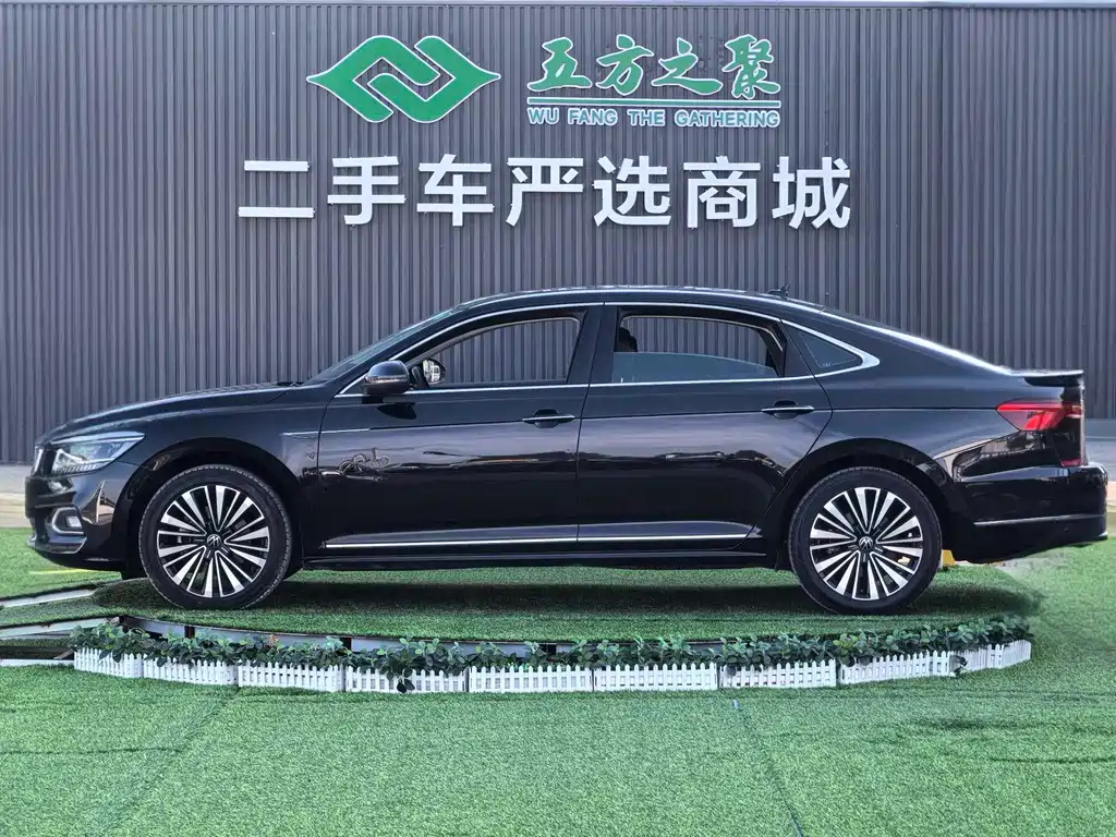 VOLKSWAGEN PASSAT 2020