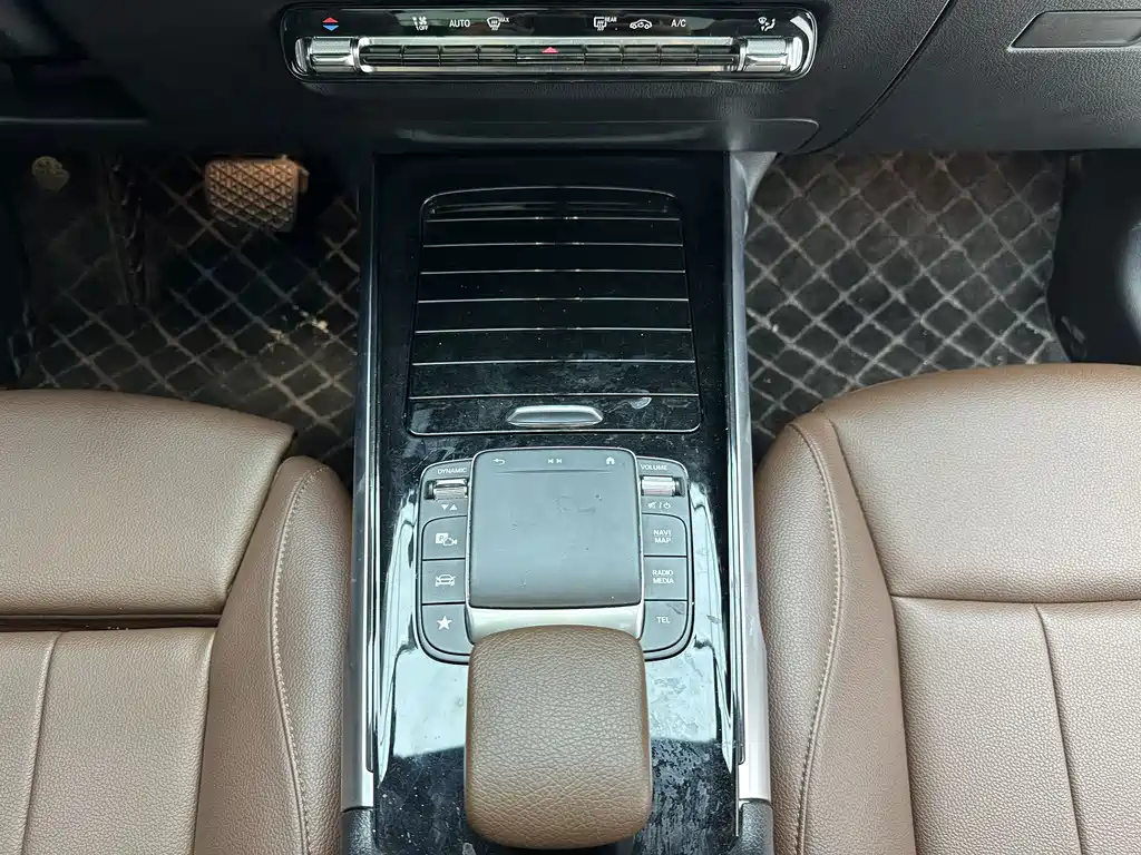 MERCEDES BENZ GLB 2022