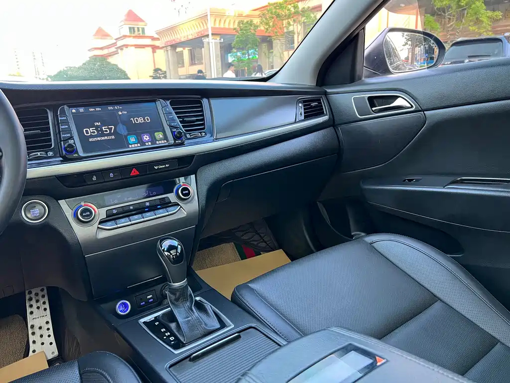 HYUNDAI MISTRA 2017
