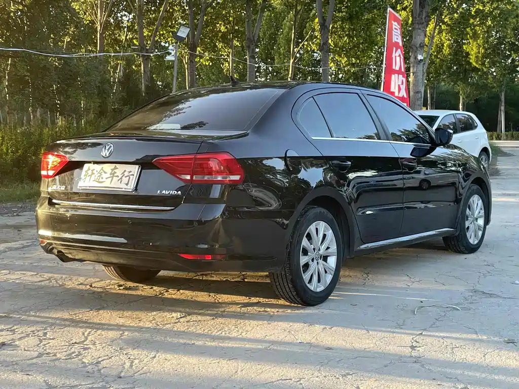 VOLKSWAGEN LAVIDA 2016