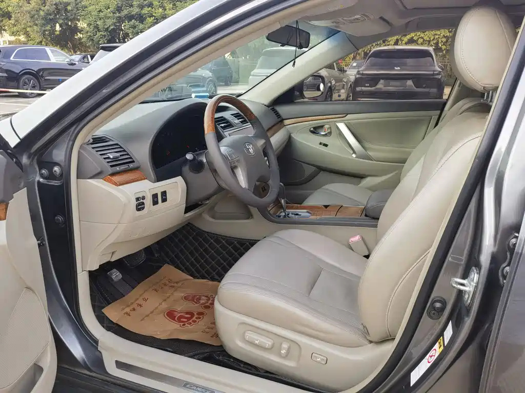 TOYOTA CAMRY 2011
