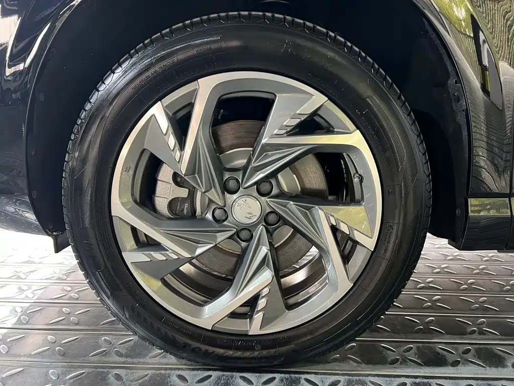 HONGQI HS3 PHEV 2024