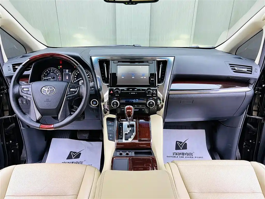 TOYOTA ALPHARD 2018