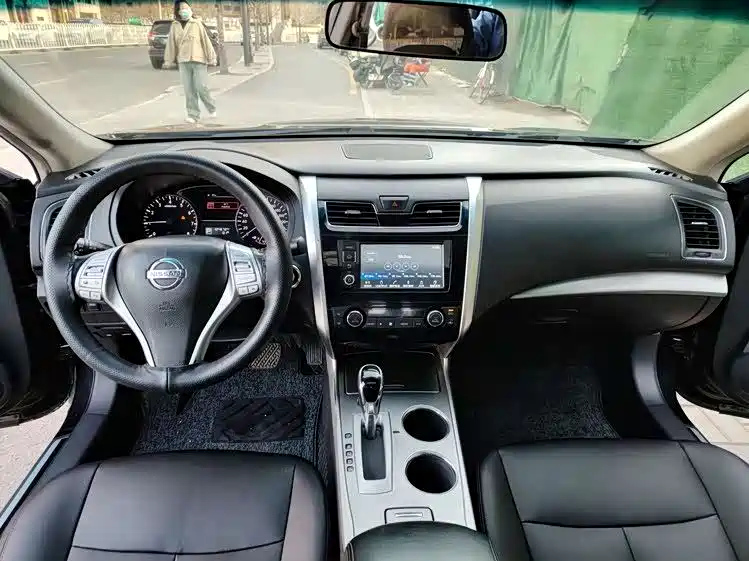 NISSAN TEANA 2016