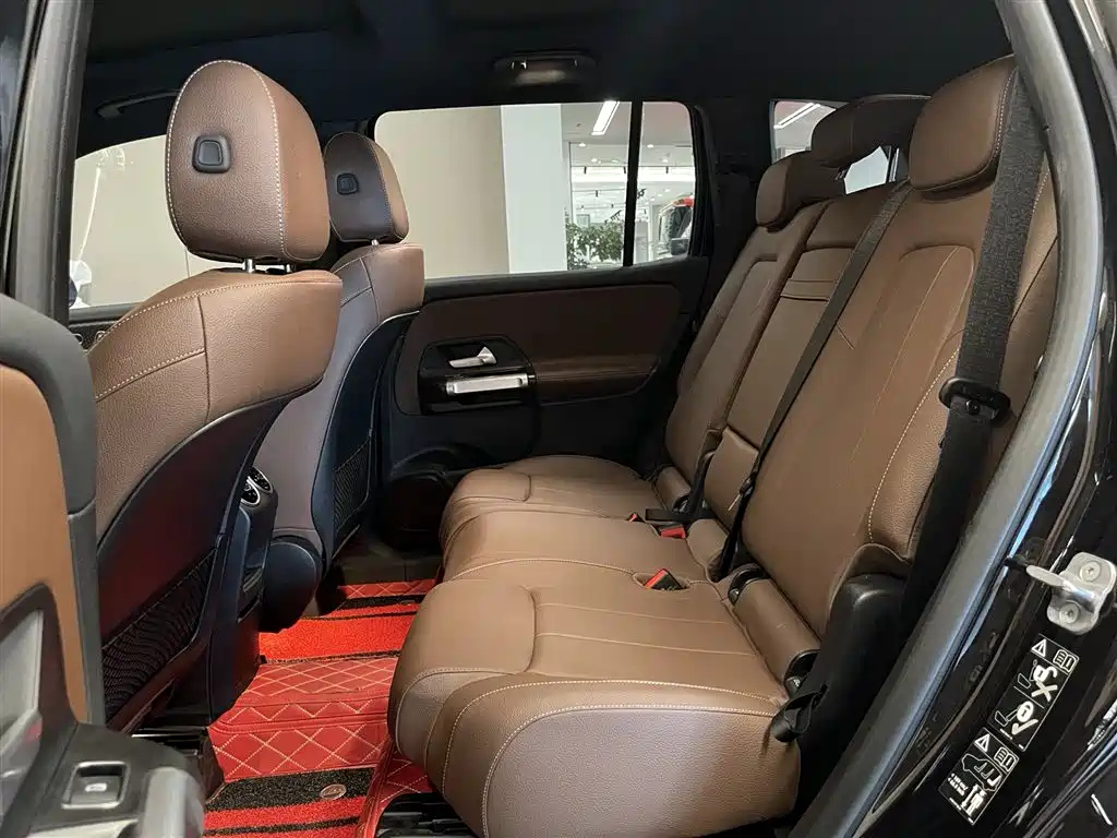 MERCEDES BENZ GLB 2024