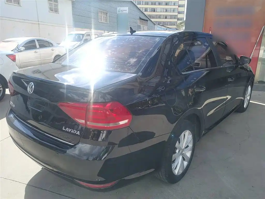 VOLKSWAGEN LAVIDA 2017