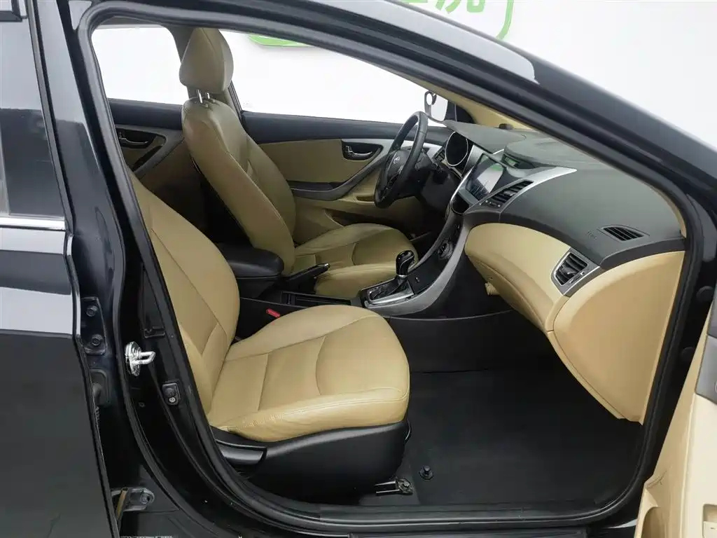 HYUNDAI ELANTRA 2013