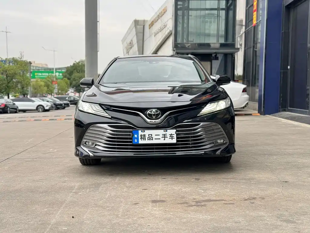 TOYOTA CAMRY 2019