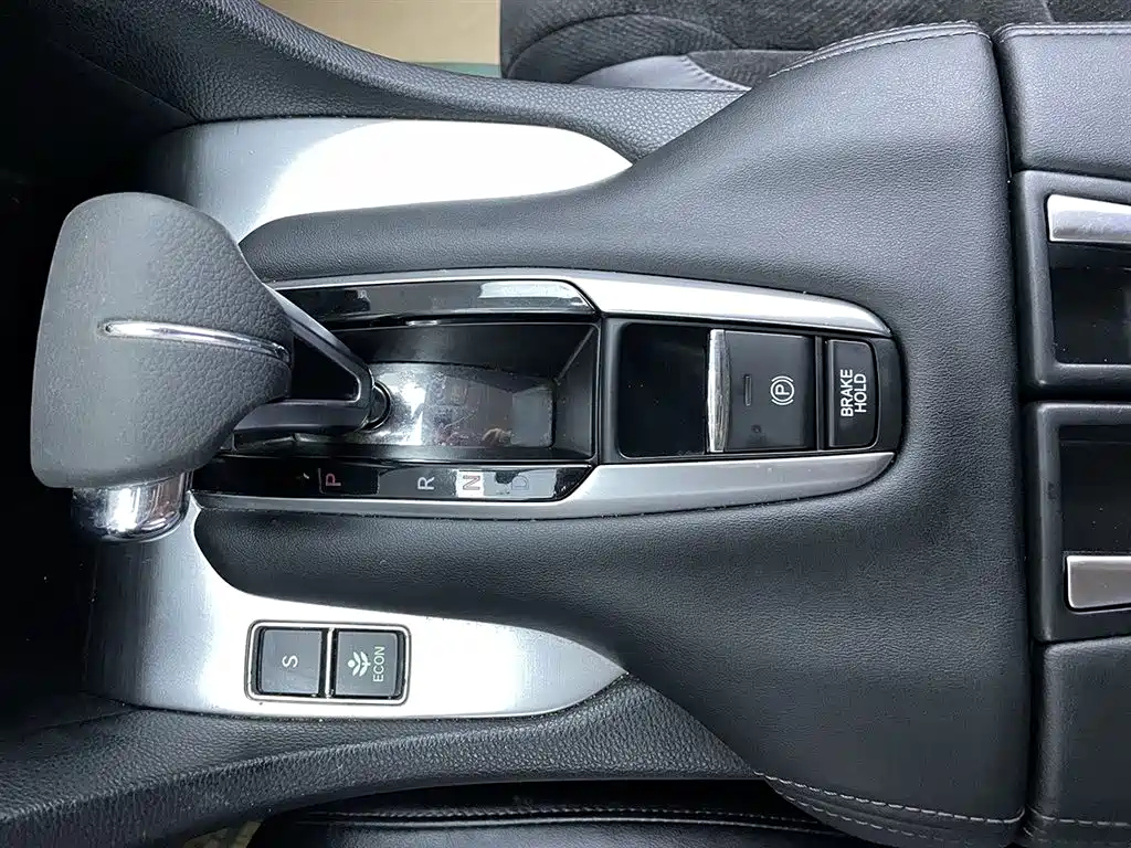 HONDA AVANCIER 2017