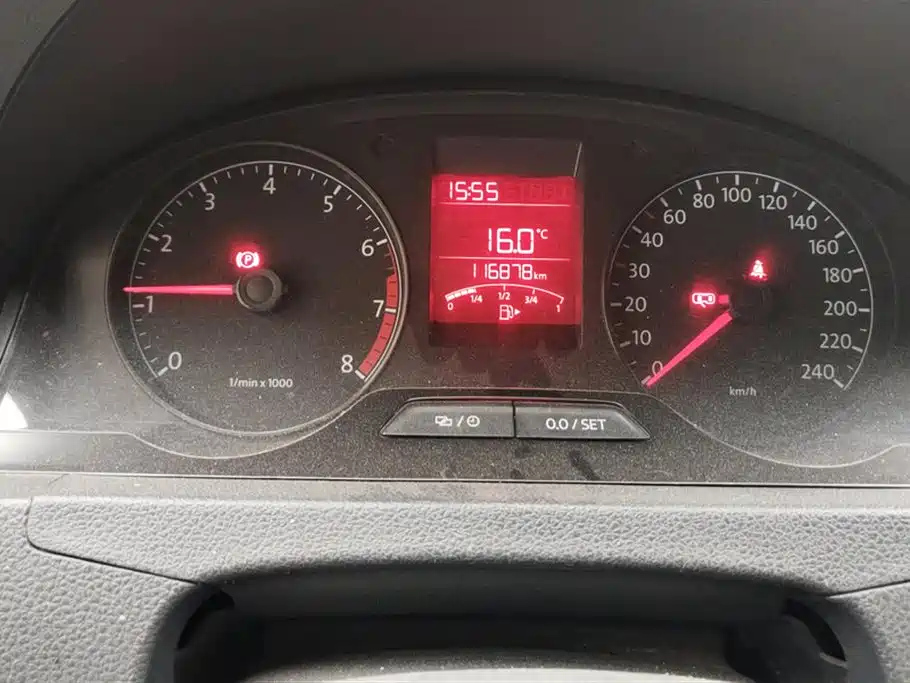 VOLKSWAGEN SANTANA 2015
