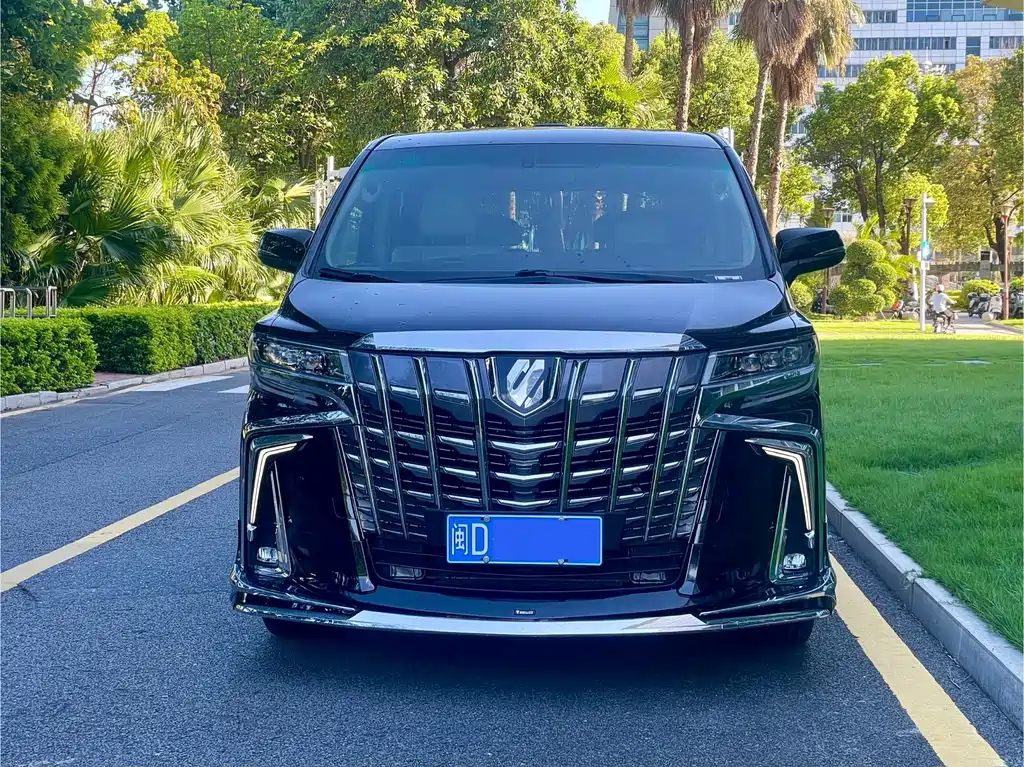 TOYOTA ALPHARD 2011