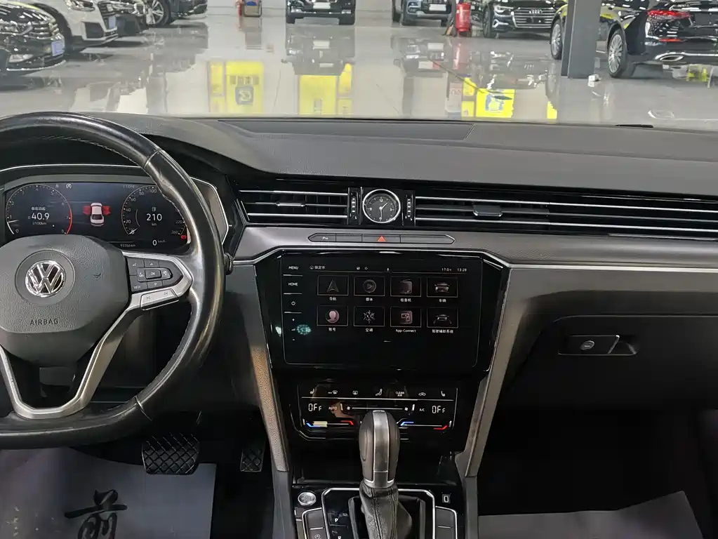 VOLKSWAGEN MAGOTAN 2020