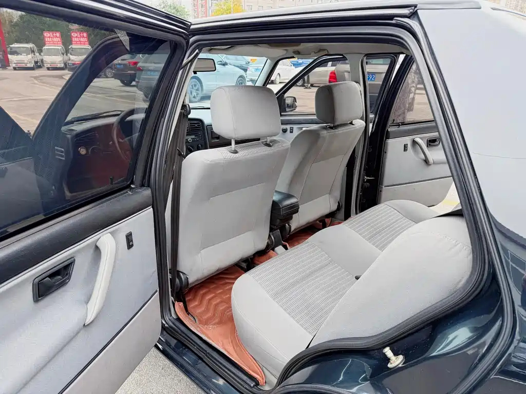 VOLKSWAGEN JETTA 2012