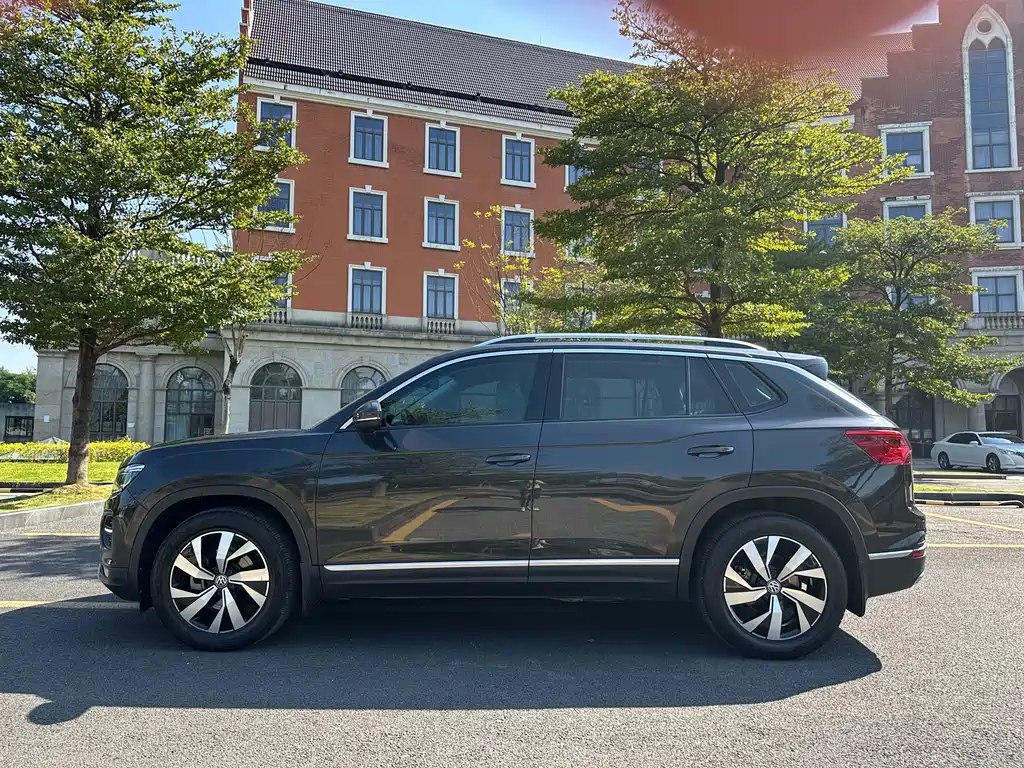 VOLKSWAGEN TAYRON 2019