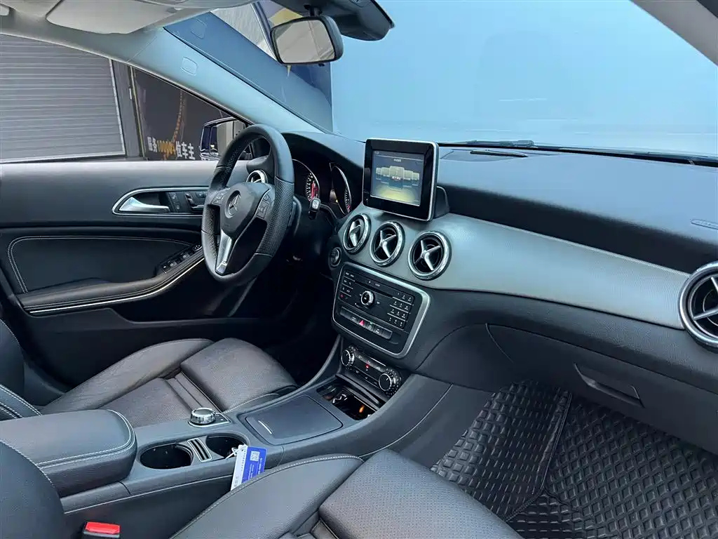 MERCEDES BENZ GLA 2016