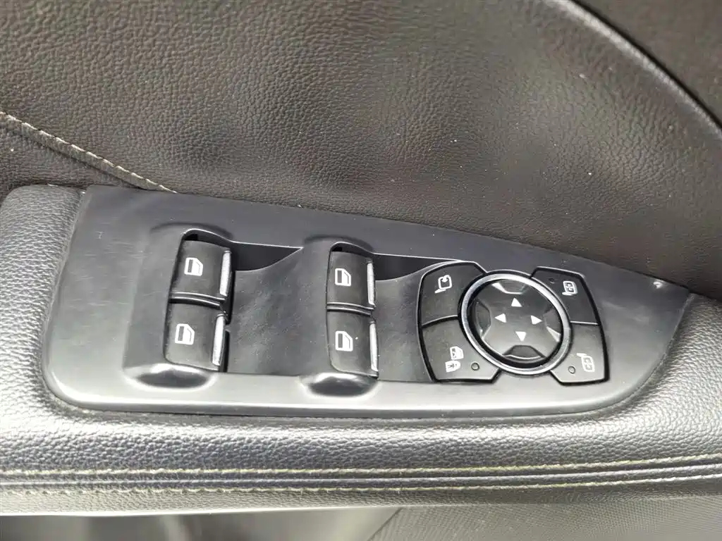 FORD TAURUS 2017