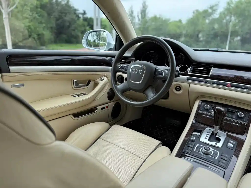 AUDI A8 2011
