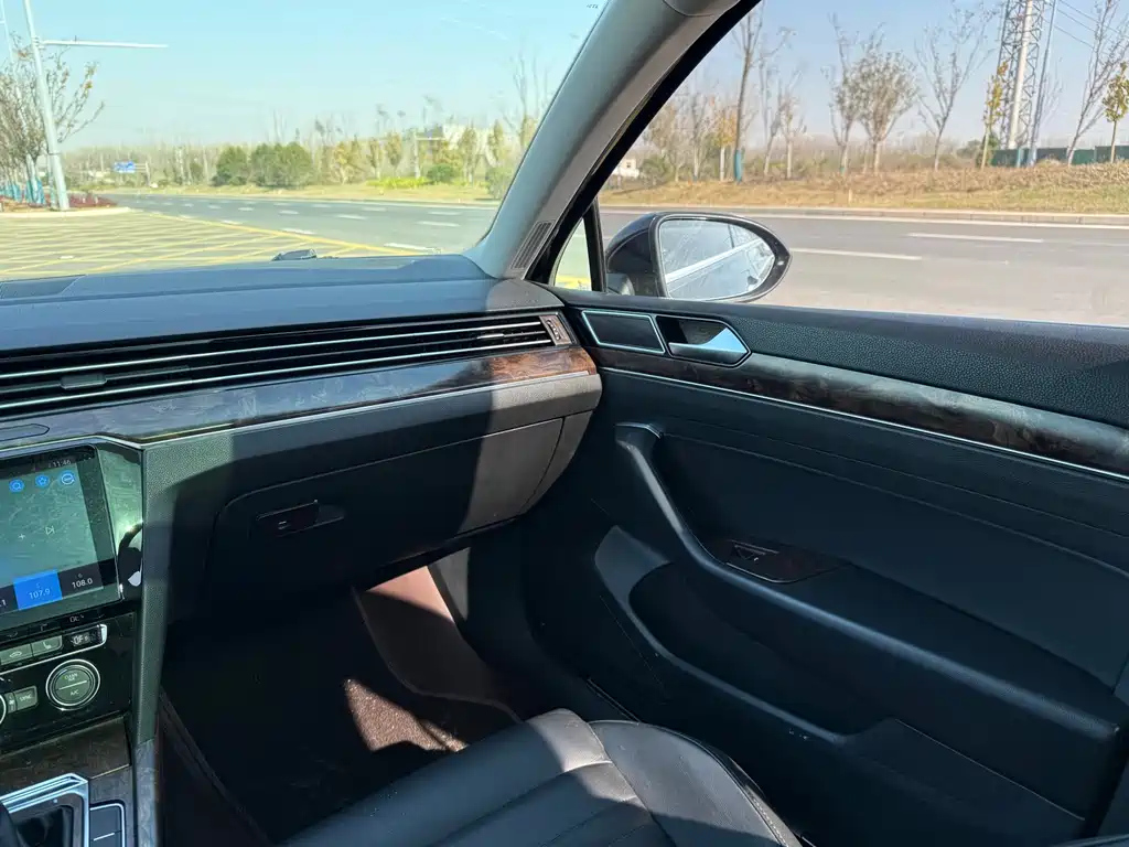 VOLKSWAGEN MAGOTAN 2018