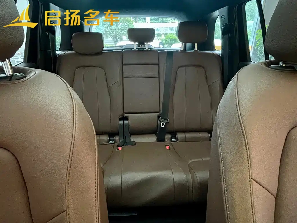 MERCEDES BENZ GLB 2023