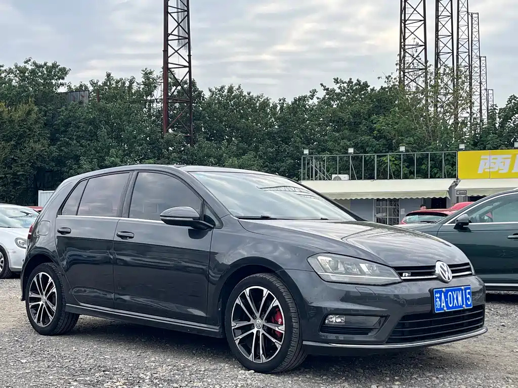 VOLKSWAGEN GOLF 2016