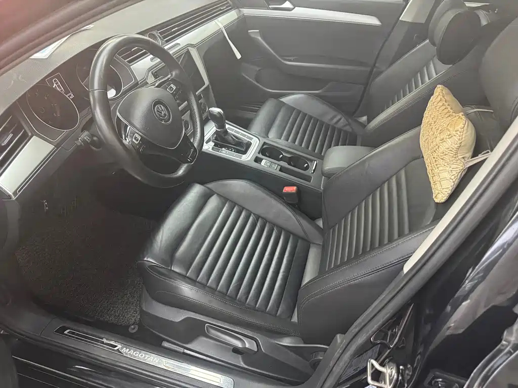 VOLKSWAGEN MAGOTAN 2019