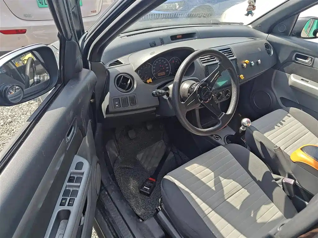 SUZUKI SWIFT 2014