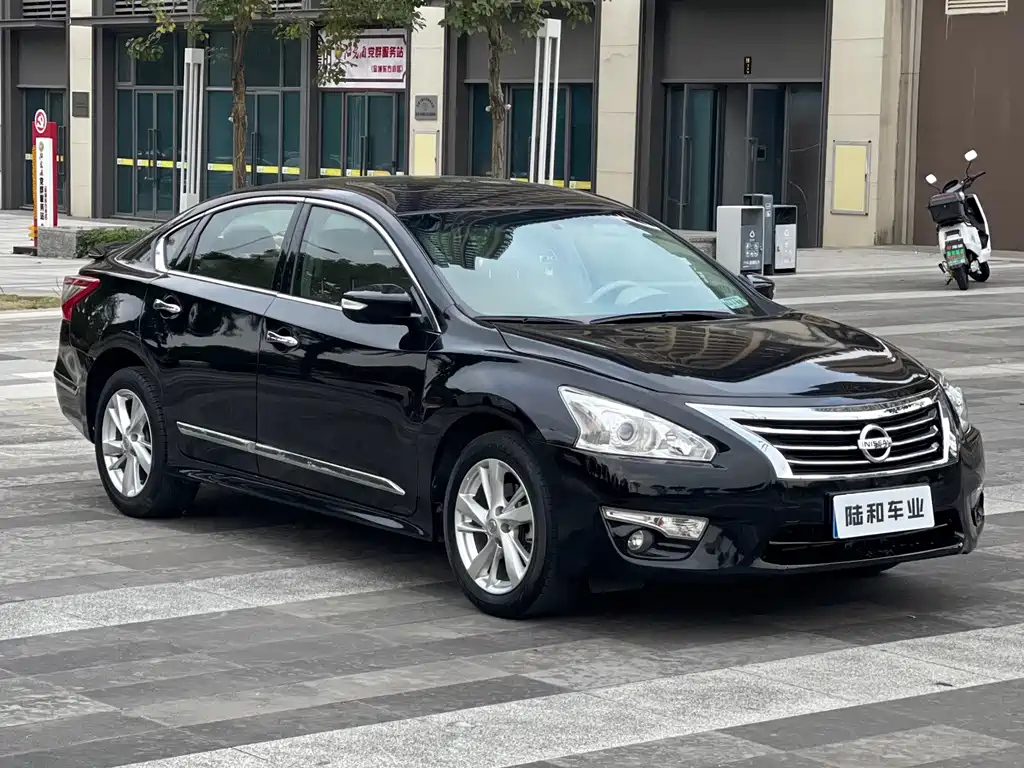 NISSAN TEANA 2016