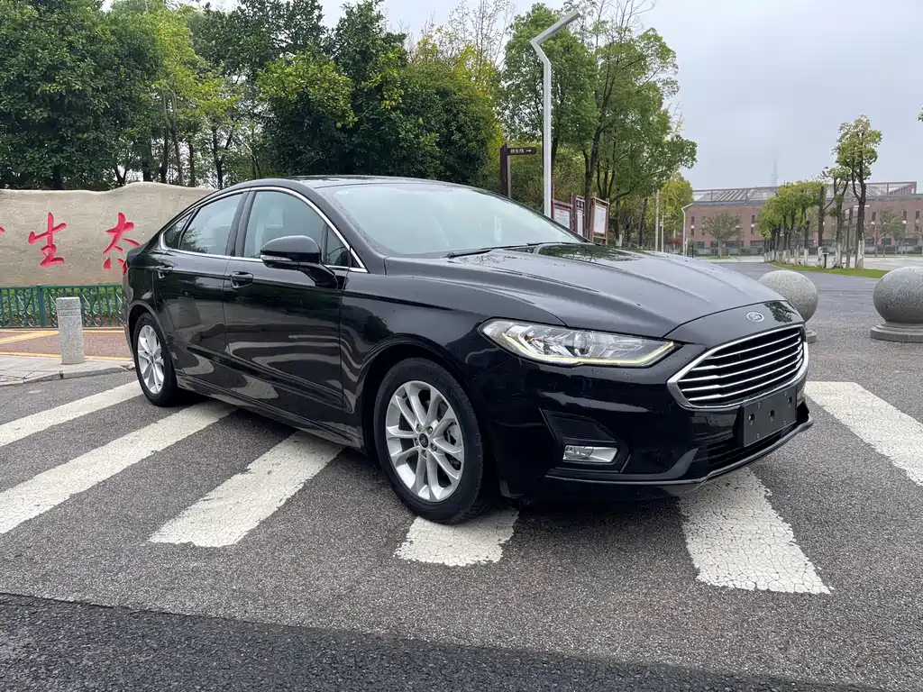 FORD MONDEO 2022