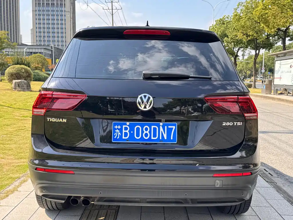 VOLKSWAGEN TIGUAN 2017