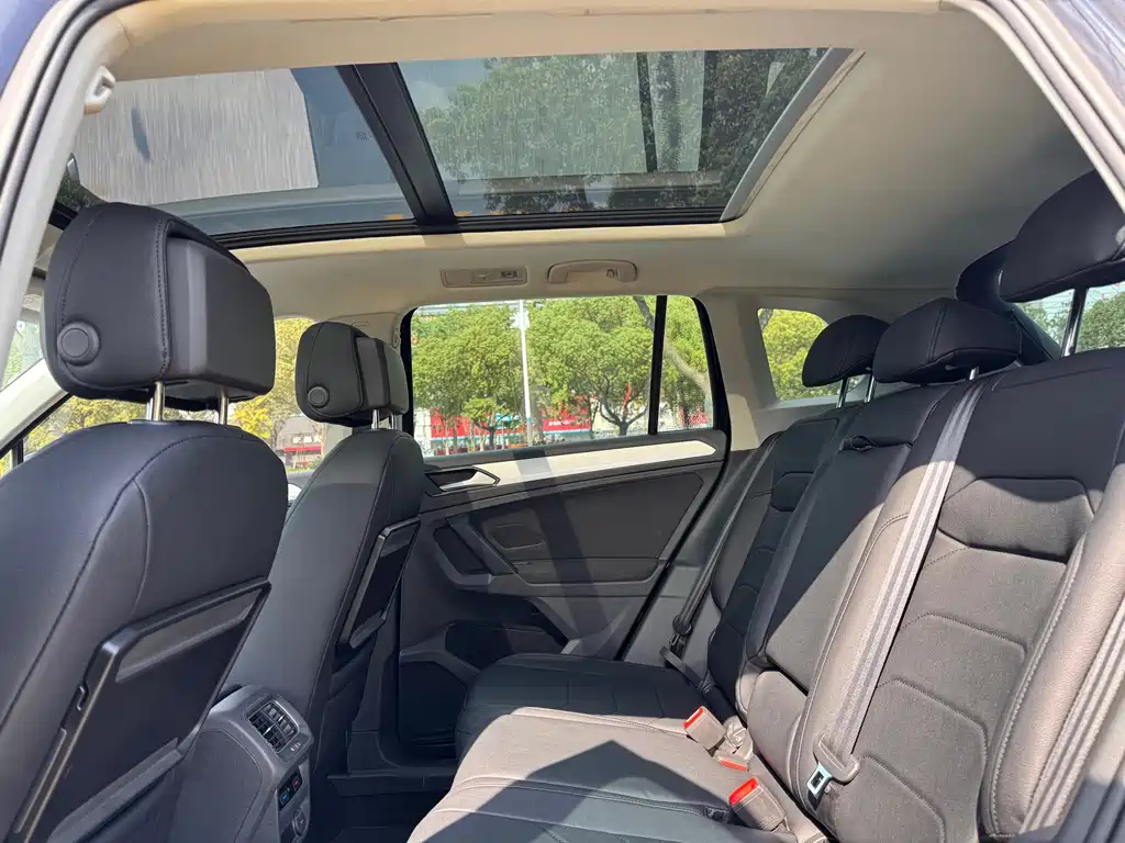 VOLKSWAGEN TIGUAN 2017