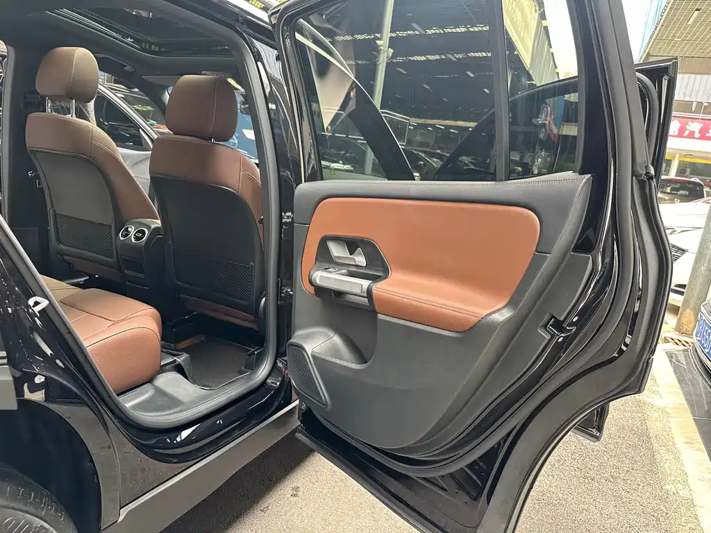 MERCEDES BENZ GLB 2025