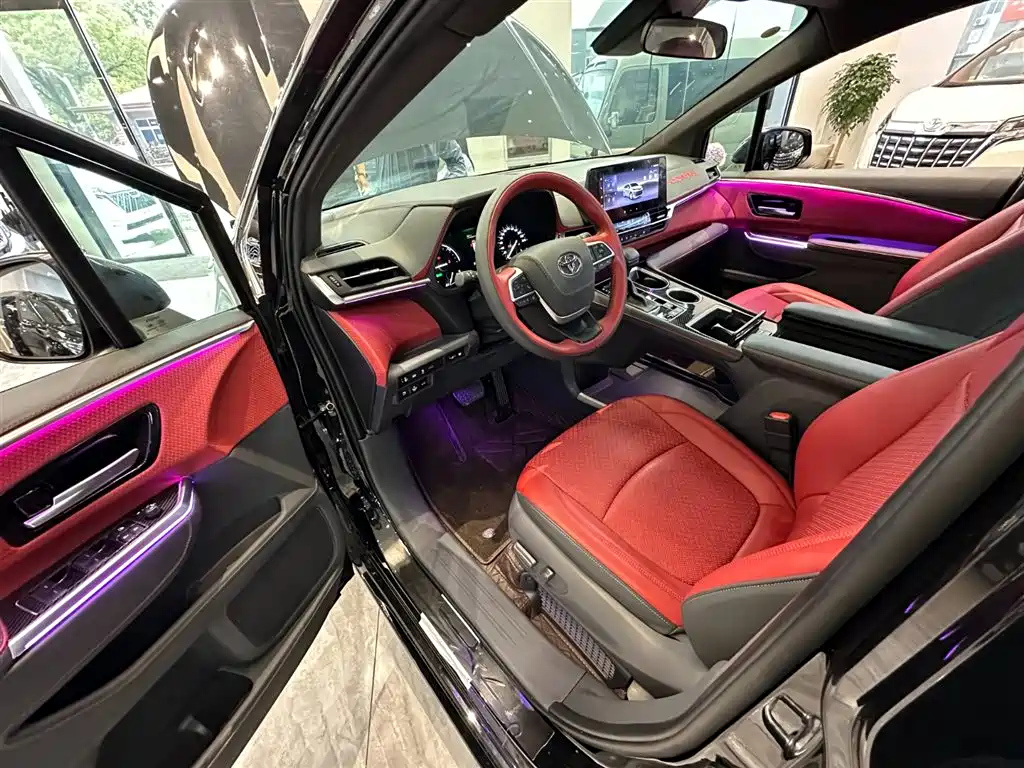 TOYOTA SIENNA SIENNA 2025